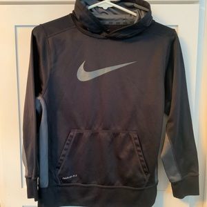 Nike youth thermal fit hoodie size medium